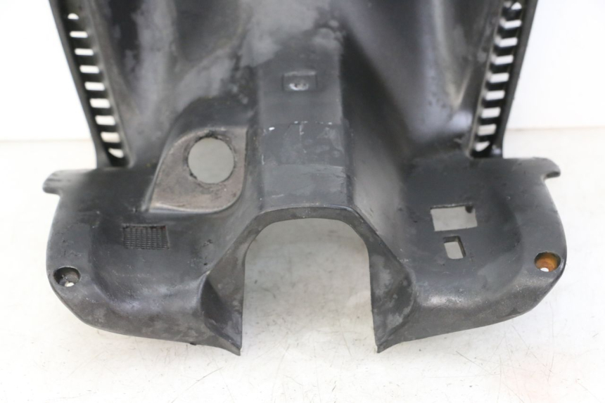 photo de TAPA FRONTAL INTERIOR YAMAHA AEROX 50 (1997 - 2006) - Características distintivas