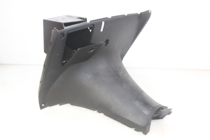 photo de PANEL INTERIOR YAMAHA YP MAJESTY 125 (2007 - 2010) - Primer plano técnico