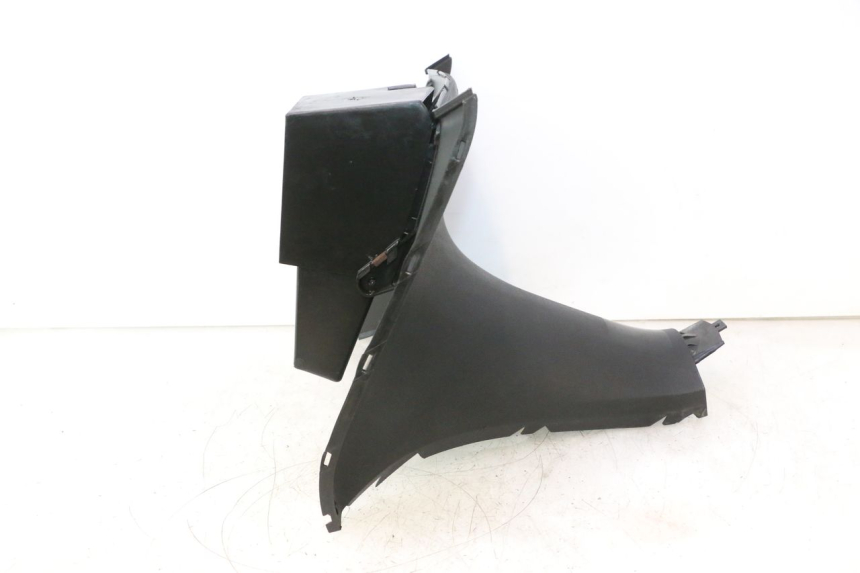 photo de TAPA FRONTAL INTERIOR YAMAHA YP MAJESTY 125 (2002 - 2006) - Otra perspectiva