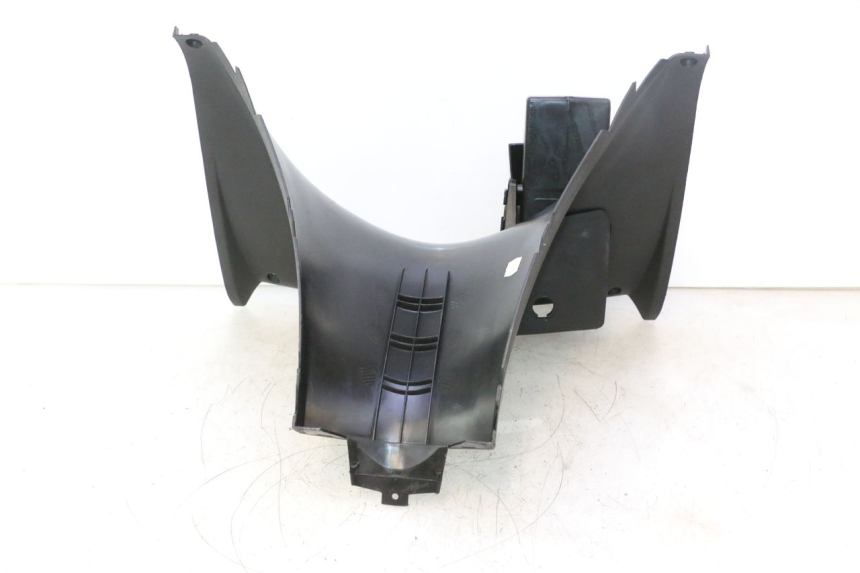 photo de TAPA FRONTAL INTERIOR YAMAHA YP MAJESTY 125 (2002 - 2006) - Detalles de los puntos de fijación