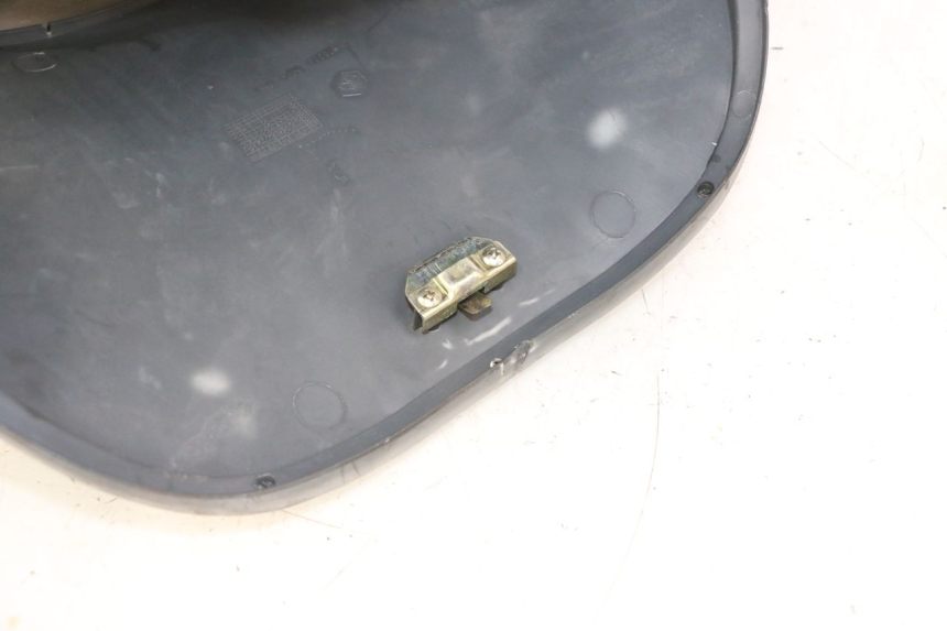 photo de TAPA FRONTAL INTERIOR PIAGGIO ZIP 4T 50 (2006 - 2017) - Zoom estado de uso
