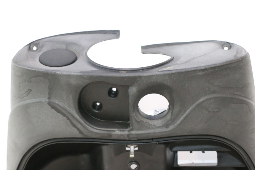 photo de TAPA FRONTAL INTERIOR PIAGGIO ZIP IGET 4T 50 (2021 - 2023) - Zoom sobre los componentes