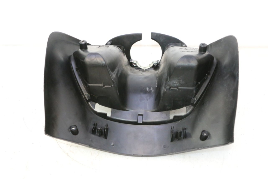 photo de TAPA FRONTAL INTERIOR PIAGGIO ZIP IGET 4T 50 (2021 - 2023) - Primer plano técnico