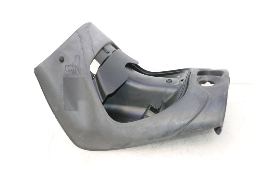 photo de TAPA FRONTAL INTERIOR PIAGGIO ZIP IGET 4T 50 (2021 - 2023) - Detalles de los puntos de fijación