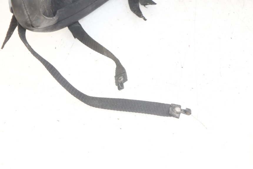 photo de PROTECTOR DE TABLERO SUZUKI BURGMAN 650 (2002 - 2004) - Detalles de los puntos de fijación