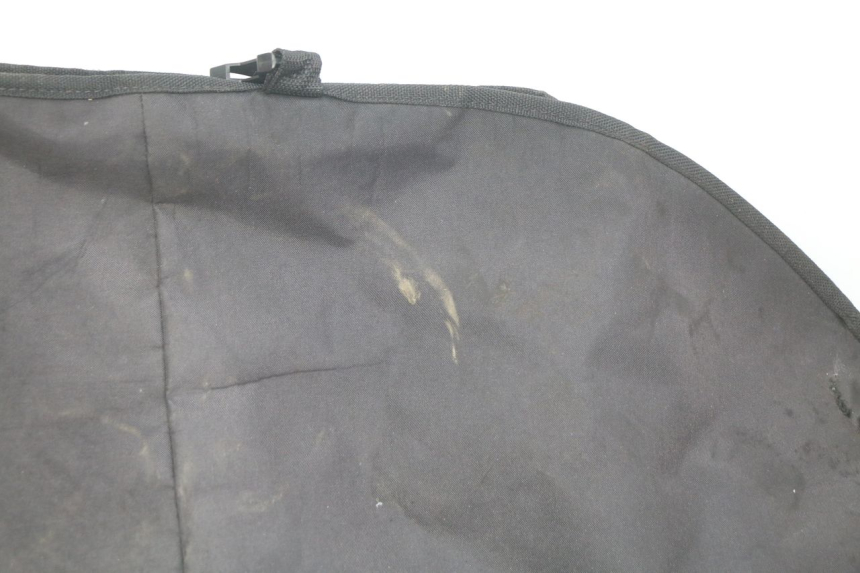 photo de PROTECTOR DE TABLERO SYM CROX 4T 50 (2016 - 2023) - Detalles de los puntos de fijación