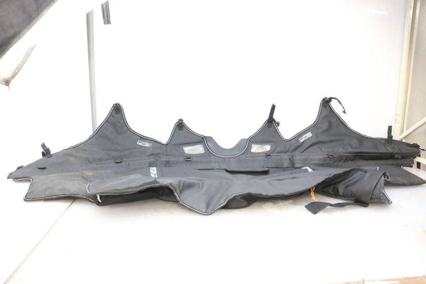 photo de CUBREPIERNAS PIAGGIO MP3 HPE 310 (2024 - 2025) - Vista principal