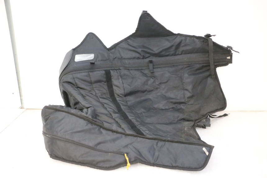 photo de CUBREPIERNAS PIAGGIO MP3 HPE 310 (2024 - 2025) - Otra vista del artículo