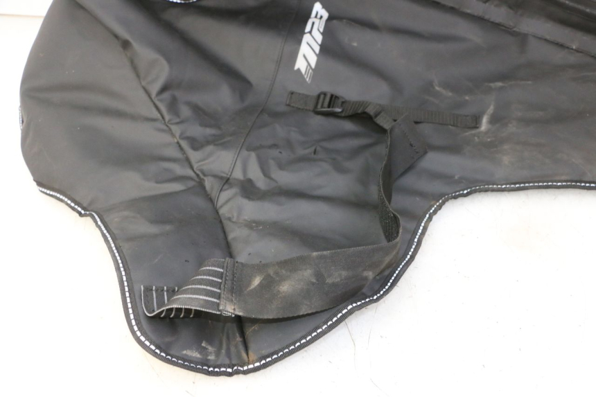 photo de CUBREPIERNAS PIAGGIO MP3 HPE 310 (2024 - 2025) - Características distintivas