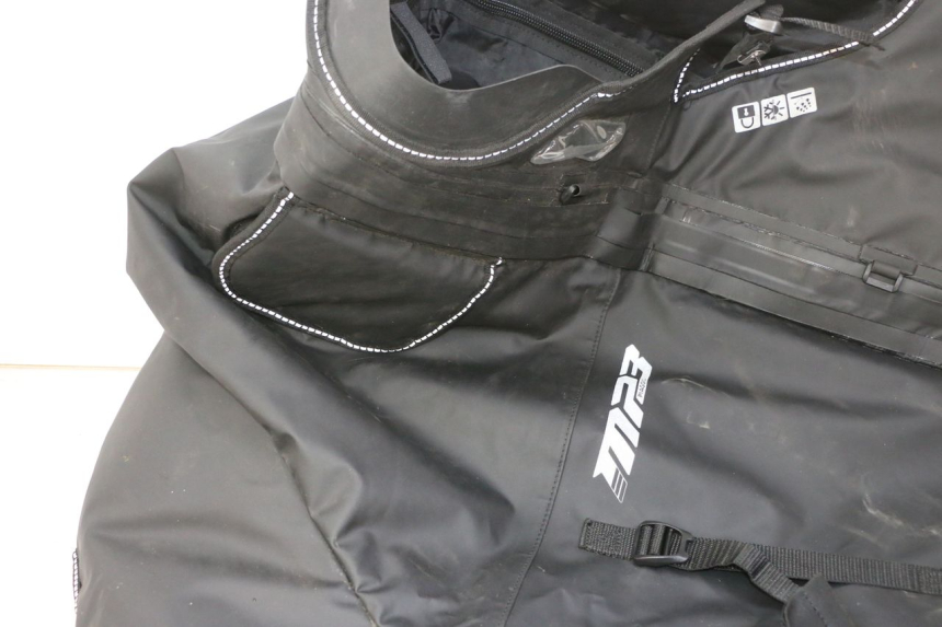 photo de CUBREPIERNAS PIAGGIO MP3 HPE 310 (2024 - 2025) - Primer plano de alta resolución