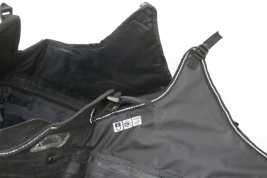 photo de CUBREPIERNAS PIAGGIO MP3 HPE 310 (2024 - 2025) - Foto de producto adicional