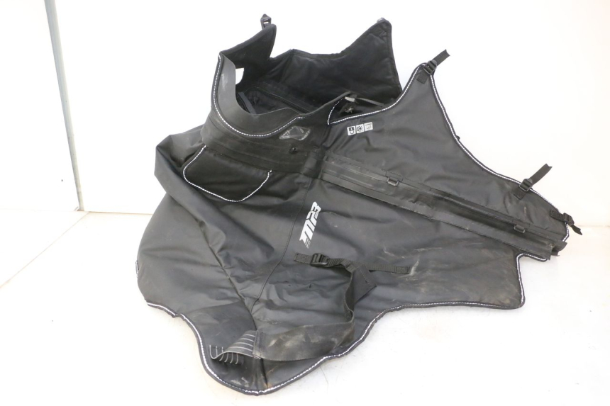 photo de CUBREPIERNAS PIAGGIO MP3 HPE 310 (2024 - 2025) - Inspección visual detallada