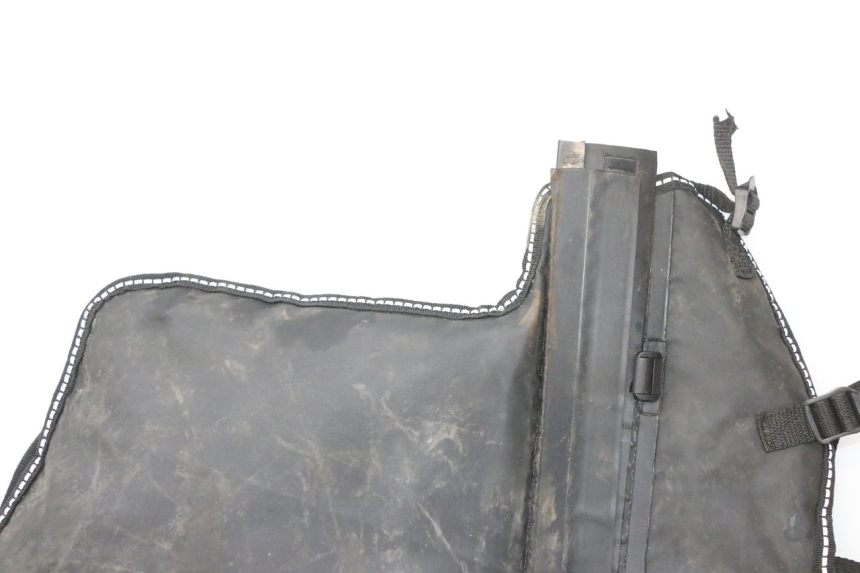 photo de CUBREPIERNAS PIAGGIO MP3 HPE 310 (2024 - 2025) - Perfil de la pieza de repuesto