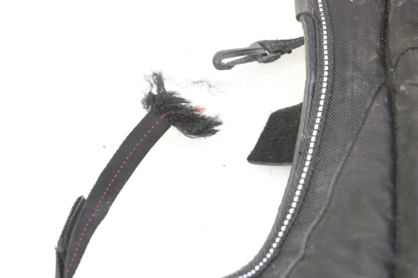 photo de CUBREPIERNAS PIAGGIO MP3 HPE 530 (2022 - 2026) - Características distintivas