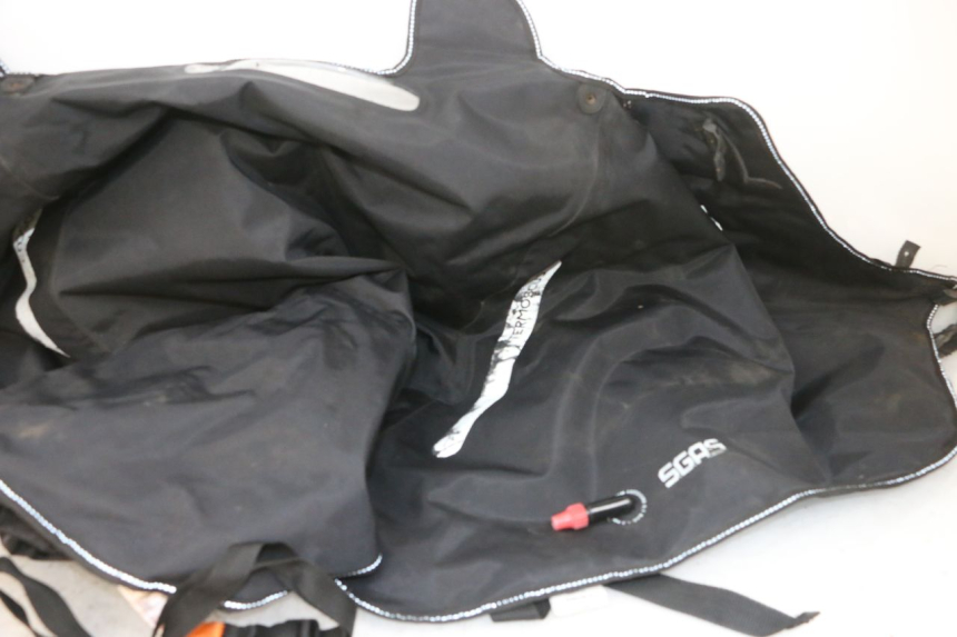 photo de CUBREPIERNAS PIAGGIO MP3 500 (2016 - 2018) - Detalle de la pieza