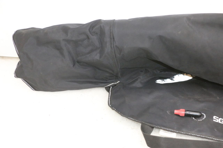 photo de CUBREPIERNAS PIAGGIO MP3 500 (2016 - 2018) - Foto de producto adicional