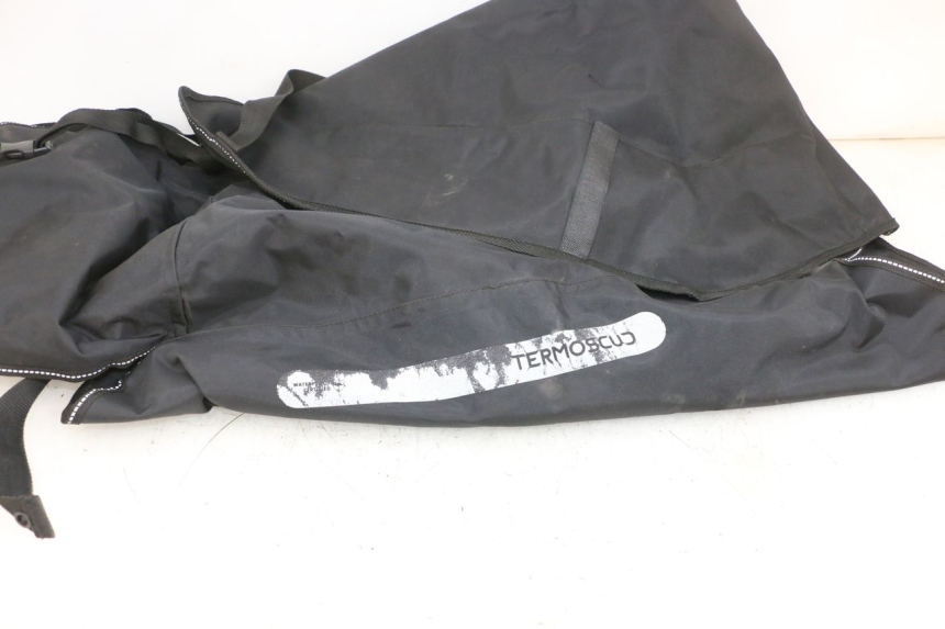 photo de CUBREPIERNAS PIAGGIO MP3 500 (2016 - 2018) - Otra perspectiva