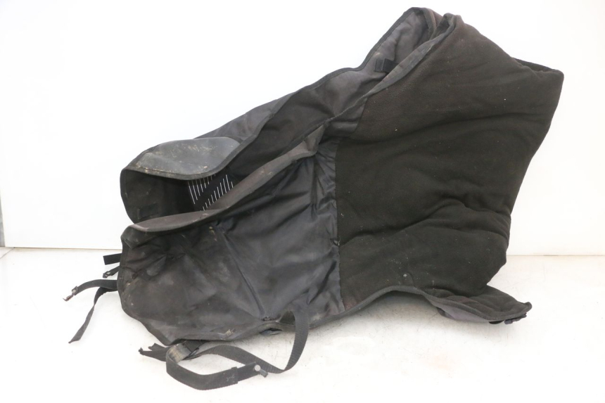 photo de CUBREPIERNAS PIAGGIO XEVO - X EVO 125 (2007 - 2017) - Primer plano de alta resolución