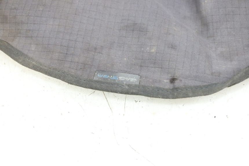 photo de CUBREPIERNAS PIAGGIO XEVO - X EVO 125 (2007 - 2017) - Primer plano técnico