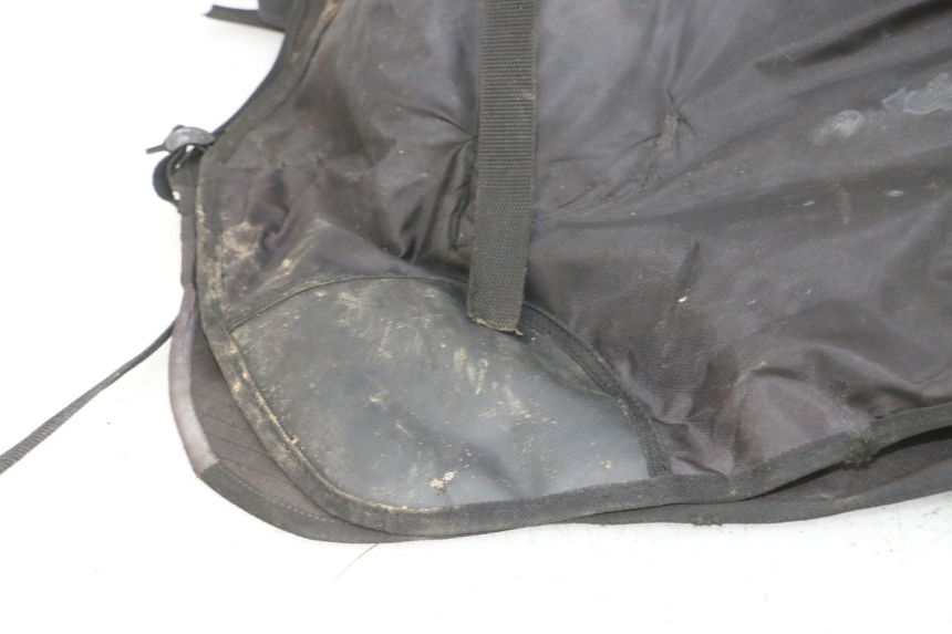 photo de CUBREPIERNAS PIAGGIO XEVO - X EVO 125 (2007 - 2017) - Estado de la superficie y material