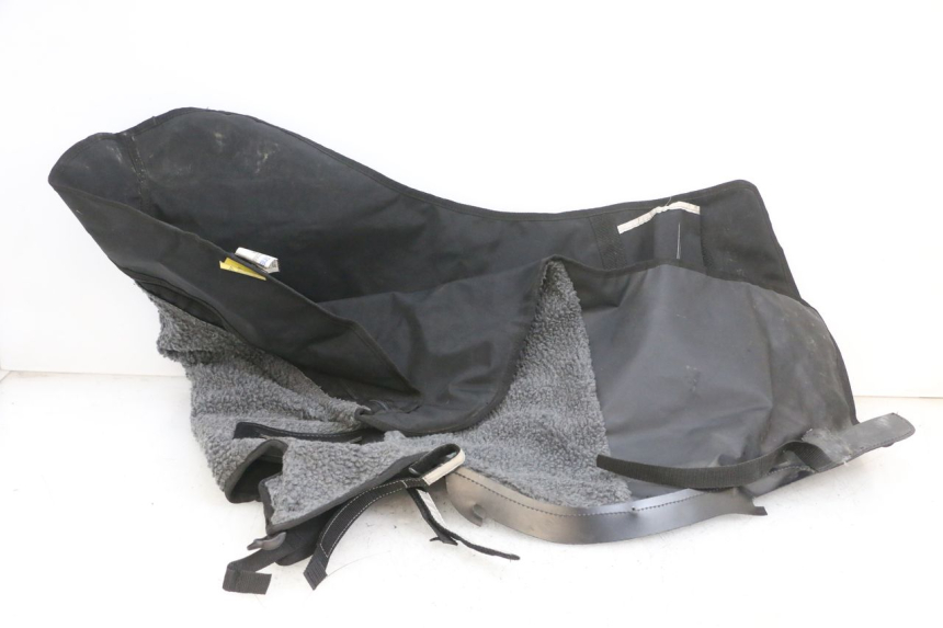 photo de CUBREPIERNAS PIAGGIO ZIP 4T 50 (2018 - 2020) - Detalle de la pieza