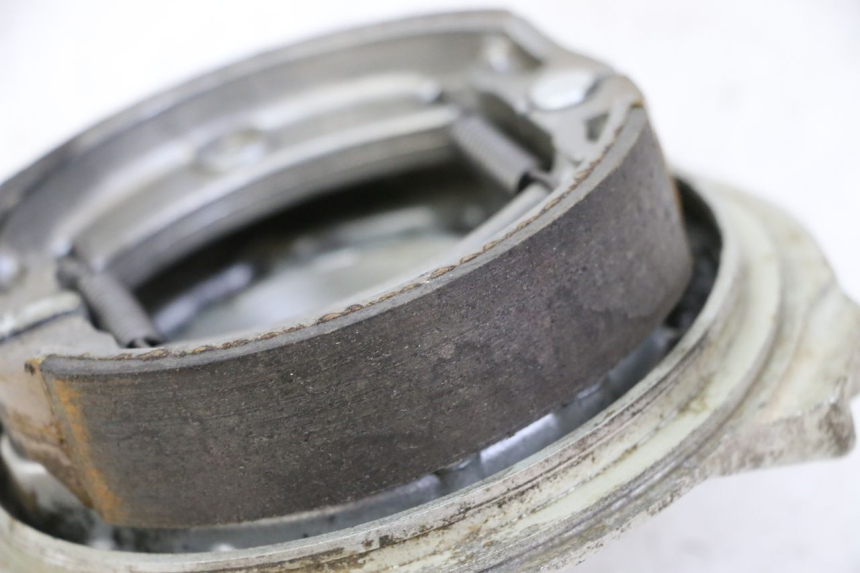 photo de FRENO TAMBOR TRASERO YAMAHA TTR 125 (2000 - 2020) - Primer plano técnico