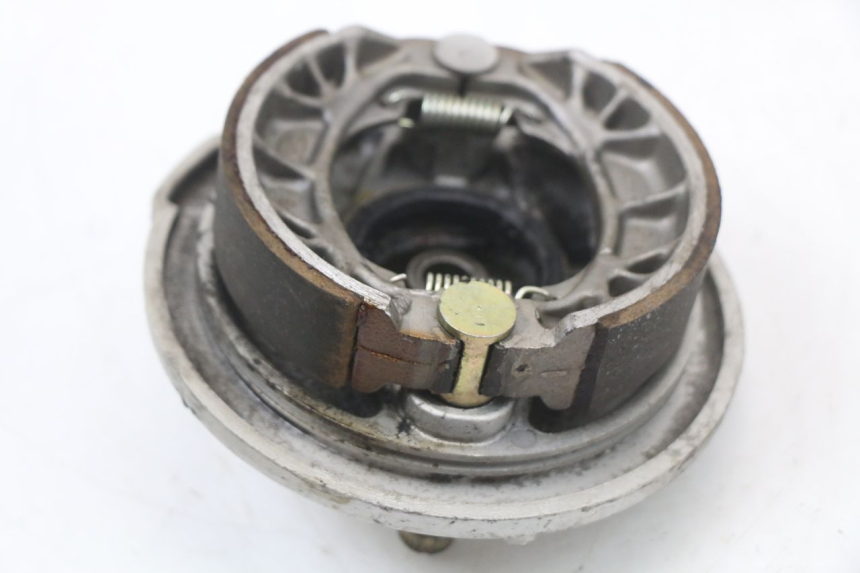 photo de FRENO TAMBOR DELANTERO KYMCO AGILITY PREMIUM 50 (2007 - 2010) - Otra perspectiva