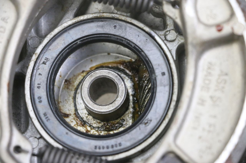 photo de TAMBOR DELANTERO HONDA SCV LEAD 100 (2003 - 2007) - Primer plano de alta resolución