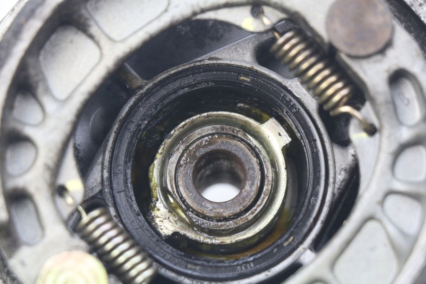 photo de TAMBOR DELANTERO PEUGEOT LUDIX 50 (2008 - 2017) - Otra perspectiva