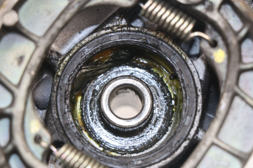 photo de FRENO TAMBOR DELANTERO PEUGEOT LUDIX ONE 50 (2004 - 2006) - Zoom estado de uso