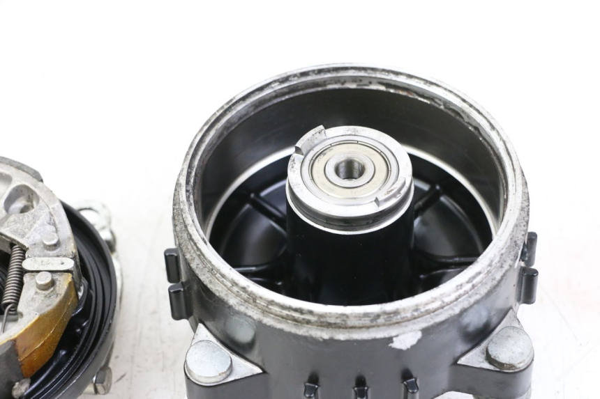 photo de FRENO TAMBOR DELANTERO MBK OVETTO ONE 2T 50 (2013 - 2017) - Primer plano técnico