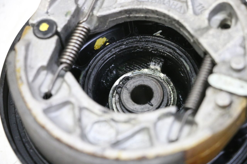 photo de FRENO TAMBOR DELANTERO MBK OVETTO ONE 2T 50 (2013 - 2017) - Detalles de los puntos de fijación