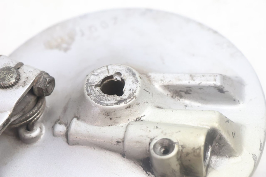 photo de TAMBOR DELANTERO HONDA SCV LEAD 100 (2003 - 2007) - Primer plano técnico