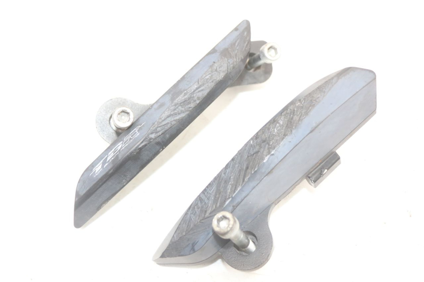 photo de PROTECTORES MOTORE SUZUKI GSR 750 (2011 - 2017) - Zoom estado de uso