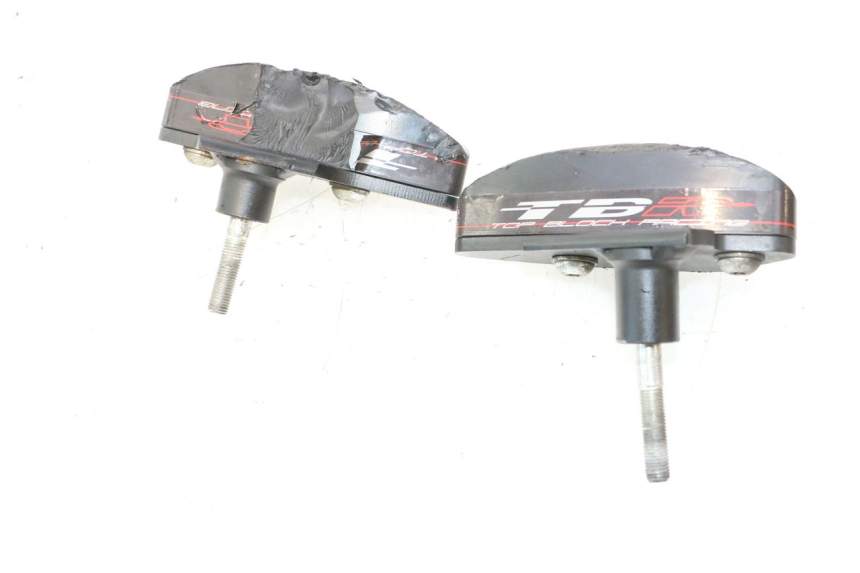 photo de PROTECTORES MOTORE SUZUKI GSR 600 (2005 - 2012) - Primer plano técnico