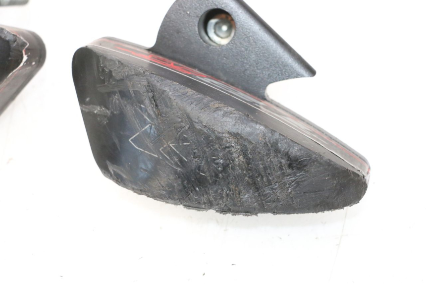 photo de PROTECTORES MOTORE SUZUKI GSR 600 (2005 - 2012) - Detalles de los puntos de fijación