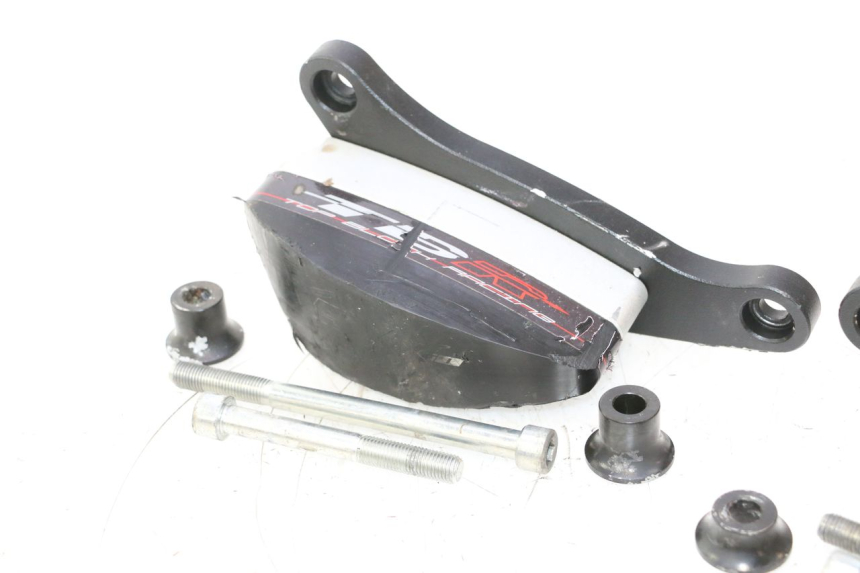 photo de PROTECTORES MOTORE SUZUKI SV S 650 (2003 - 2009) - Características distintivas