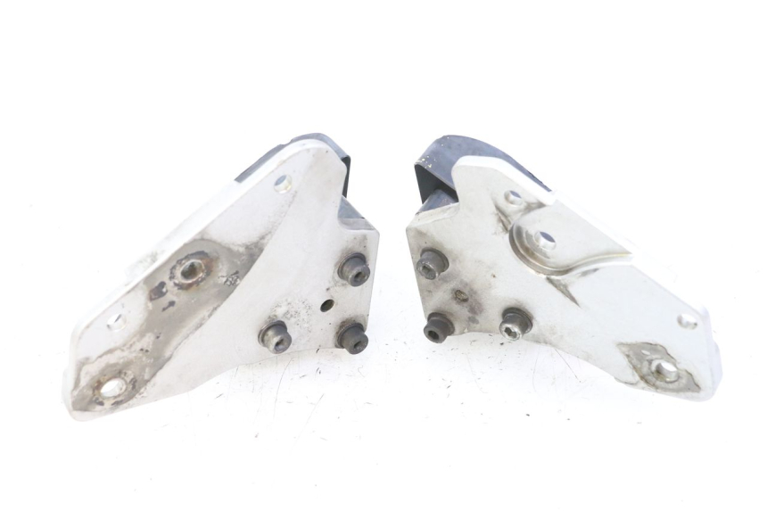 photo de PROTECTORES MOTORE YAMAHA XJ6 600 (2008 - 2016) - Detalles de los puntos de fijación