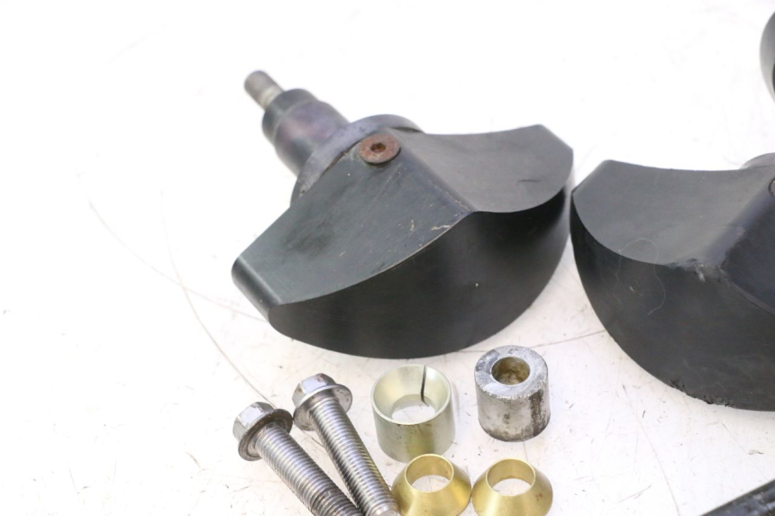 photo de PROTECTORES MOTORE YAMAHA YZF R6 600 (2008 - 2009) - Zoom sobre los componentes