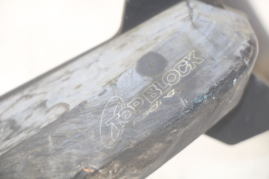 photo de AMORTIGUADOR DEL MOTOR KAWASAKI Z 750 (2007 - 2013) - Primer plano técnico