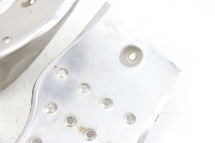 photo de TAPA REPOSAPIES GOMMA ADIVA AD3 300 (2014 - 2020) - Características distintivas