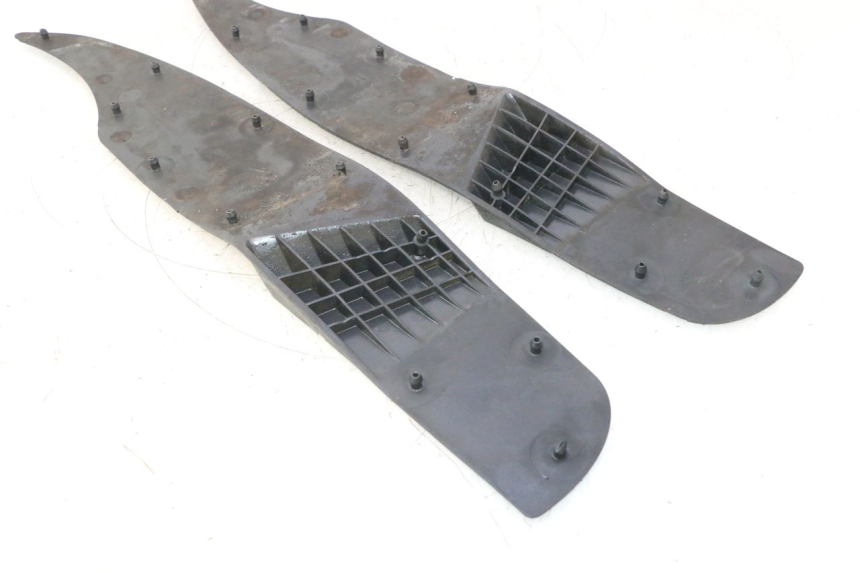 photo de TAPA REPOSAPIES GOMMA APRILIA ATLANTIC S 125 (2010 - 2013) - Vista general del producto