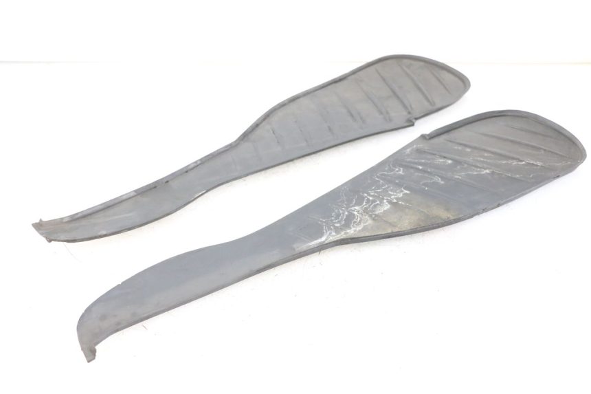 photo de TAPA REPOSAPIES GOMMA BMW C1 125 (2000 - 2003) - Vista principal