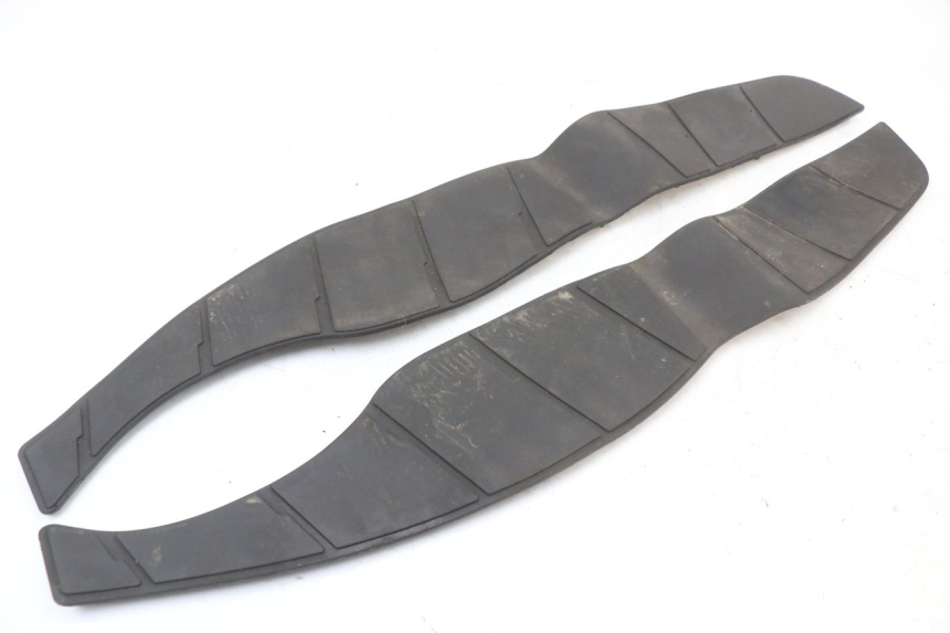 photo de TAPA REPOSAPIES GOMMA SUZUKI BURGMAN 125 (2007 - 2014) - Vista principal