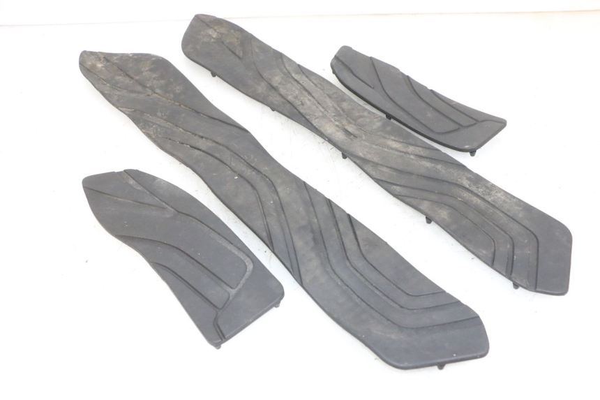 photo de TAPA REPOSAPIES GOMMA SUZUKI BURGMAN 650 (2013 - 2020) - Vista principal