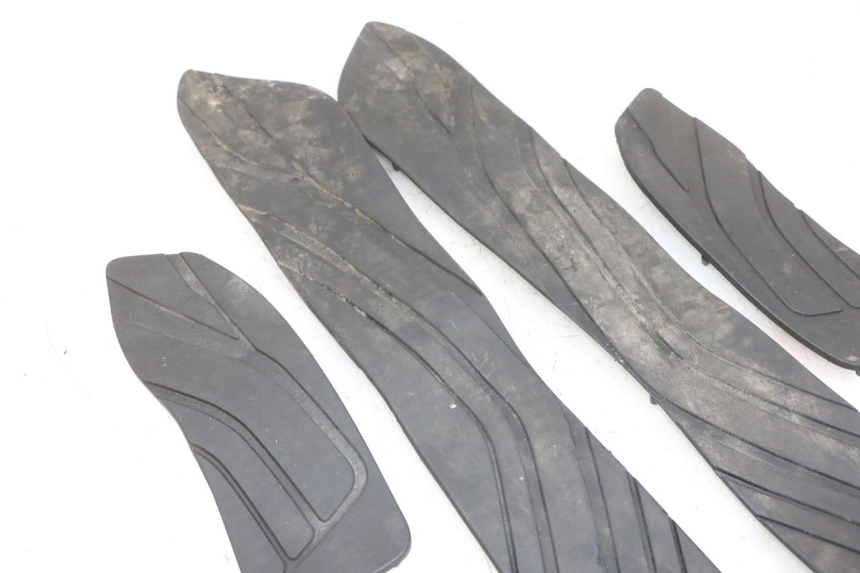 photo de TAPA REPOSAPIES GOMMA SUZUKI BURGMAN 650 (2013 - 2020) - Vista general del producto