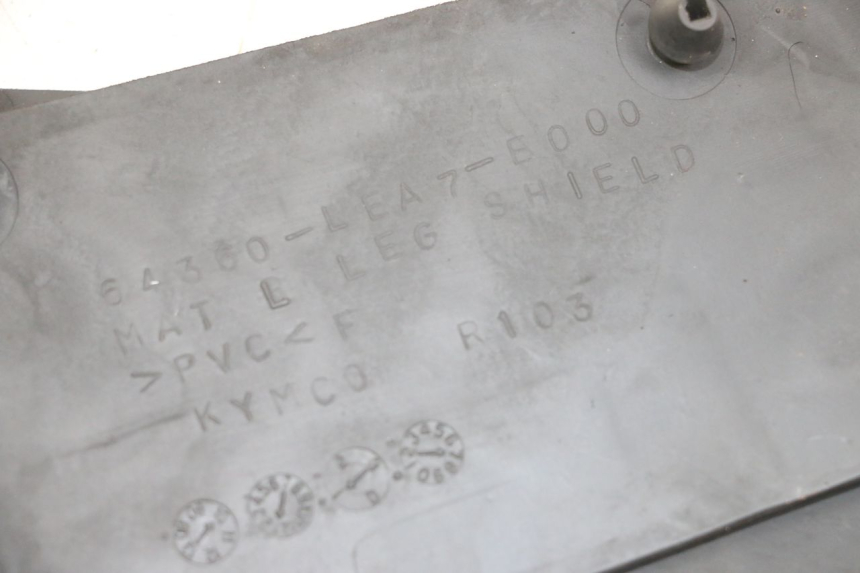 photo de alfombra de pie KYMCO DINK STREET ABS 125 (2011 - 2018) - Detalle de la pieza