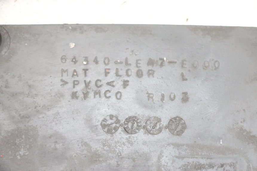 photo de alfombra de pie KYMCO DINK STREET ABS 125 (2011 - 2018) - Zoom estado de uso