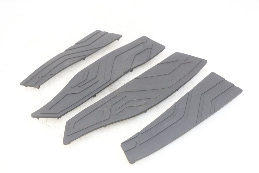 photo de ALFOMBRA DE ESTRIBO KYMCO DOWNTOWN ABS 125 (2015 - 2017) - Zoom estado de uso