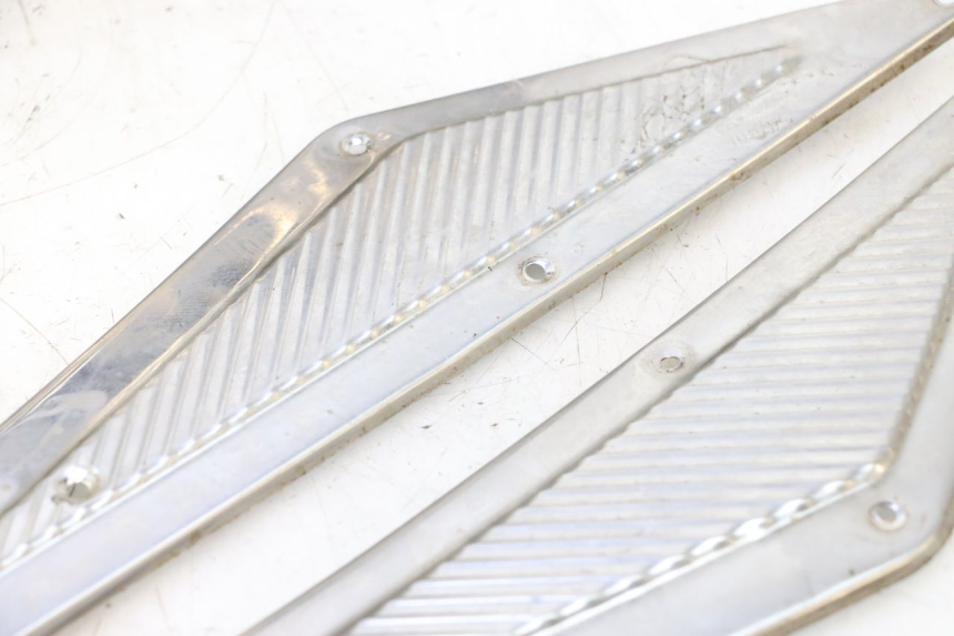 photo de TAPA REPOSAPIES GOMMA WAYSCRAL E-START 1 (2018 - 2022) - Detalles de los puntos de fijación